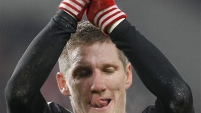 红牌导火索！“金靴”穆勒三球羞辱C罗，佩佩头顶染红铸就德国大胜