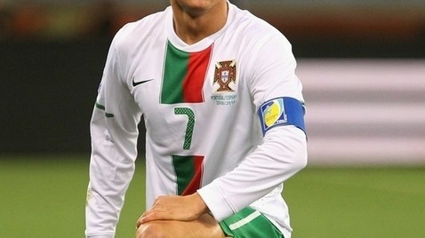 《传奇C罗戴帽绝平西葡大战，3-3平局书写世界杯经典》