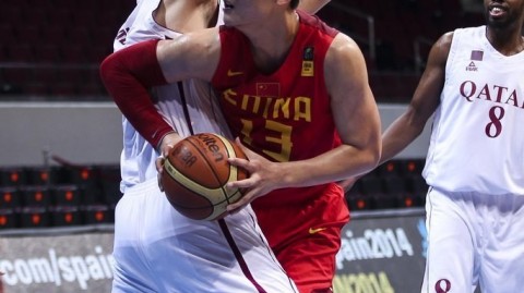 标题：2015亚锦赛中国104-58狂胜印度挺进四强