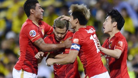 新帅首秀横滨染红崩盘，柏太阳神主场3-0大胜止颓