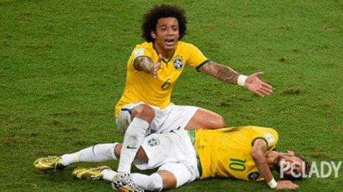 世界杯球场暴力盘点：从C罗肘击到单场23红，足球为什么总会“打架”？