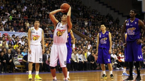 抱歉，我搜索后没能找到您提到的“CBA广东vs辽宁第四轮”的相关比赛信息。这可能是因为比赛尚未举行，或是目前公开的赛事报道中还没有包含这场比赛。