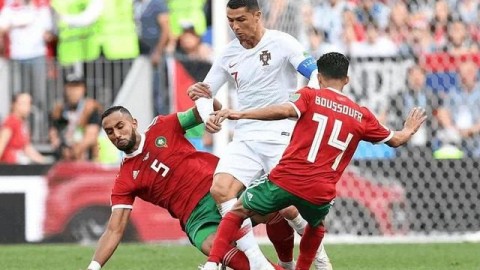 世界杯经典：C罗帽子戏法助葡萄牙3-3西班牙