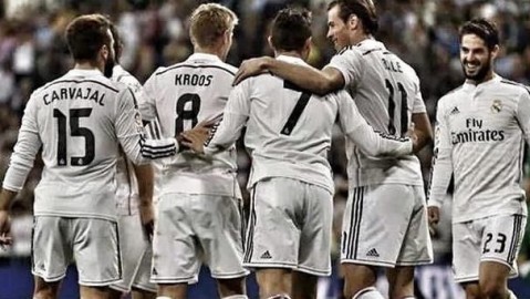 皇马三连冠封神夜：贝尔替补双响破红军（18字）